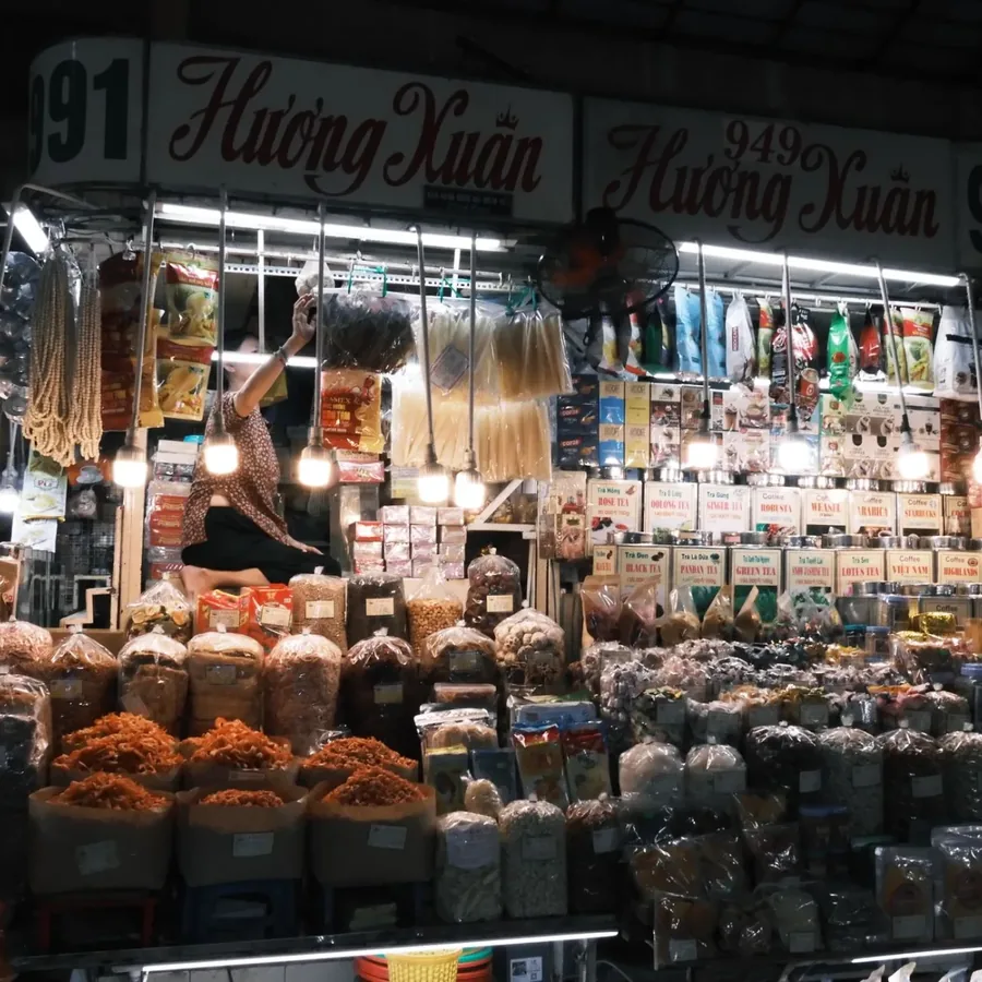 Bàn ăn tại Lương Sơn Bạc